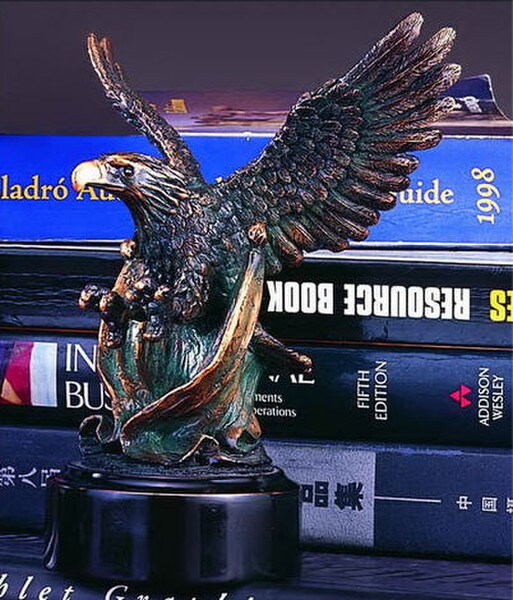 bronze plated resin sculpture Eagle Used for Military Awards Statue